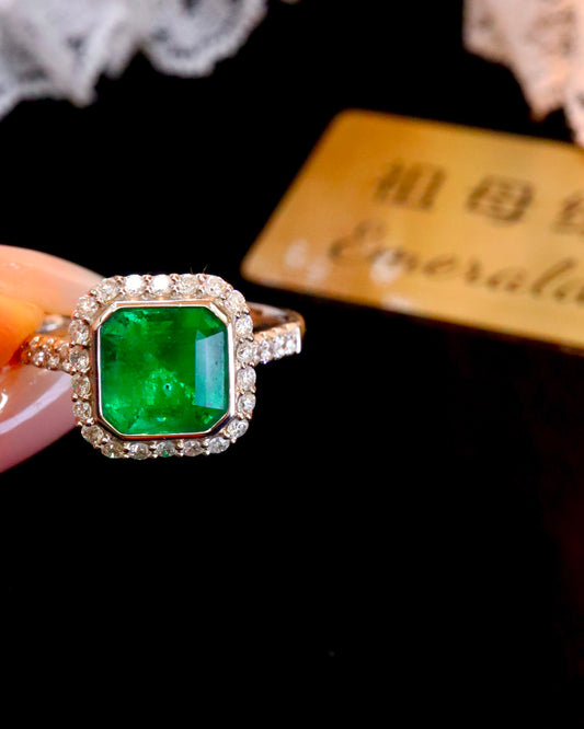 Elegant Minimalist Style Natural Emerald Ring - Fine Jewelry