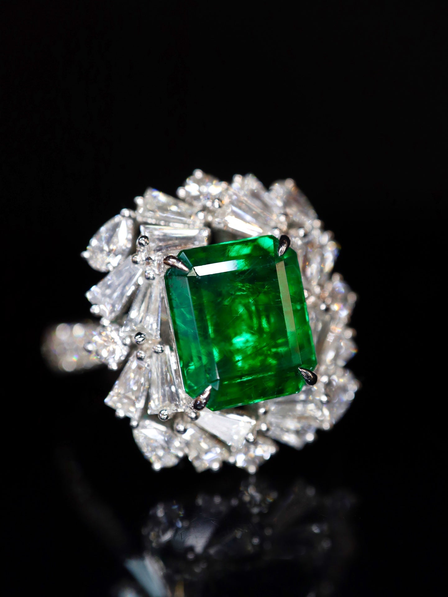 Emerald Ring - Warton Green 3.01ct luksus smykkestykke