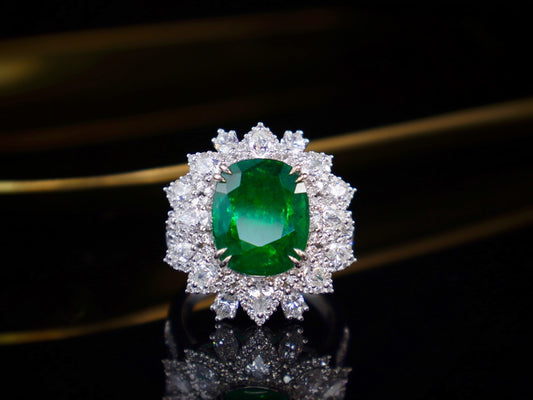 Emerald Ring Jewelry - A Magnificent Statement Piece