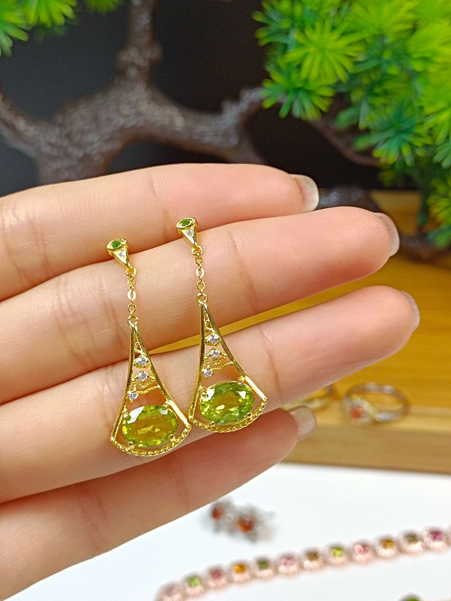 S925 Silver Embedded Peridot Earrings - Minimalist Fashion Jewelry