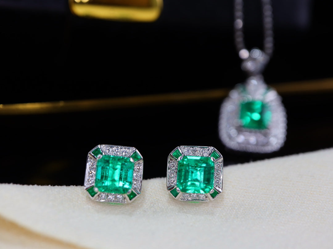 Panjshir Emerald Earrings - Vivid Green Jewelry Gem