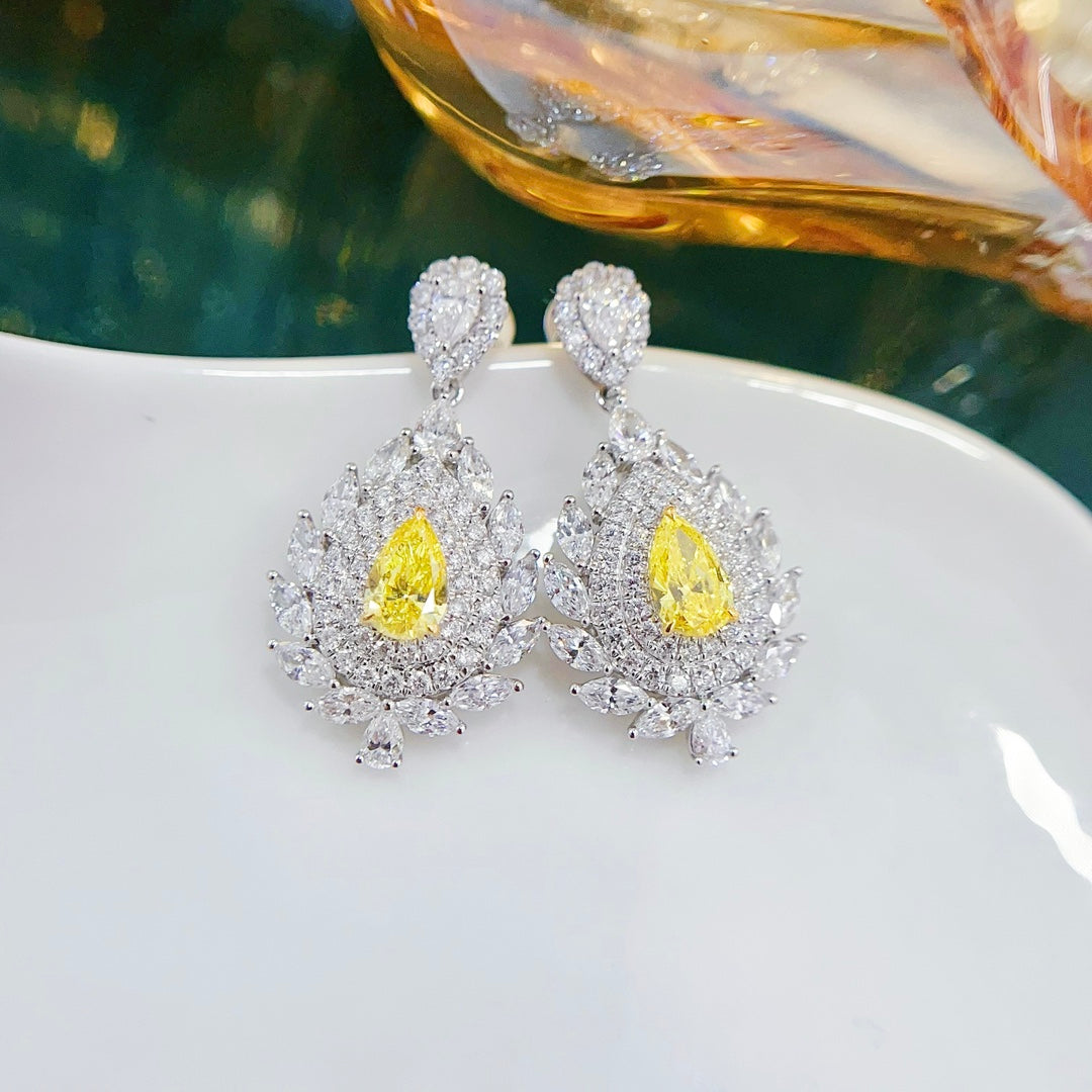 18K Emas Kuning Budaya Berlian Berbentuk Pear dan Anting-anting Marquise - Permata Barang Kemas