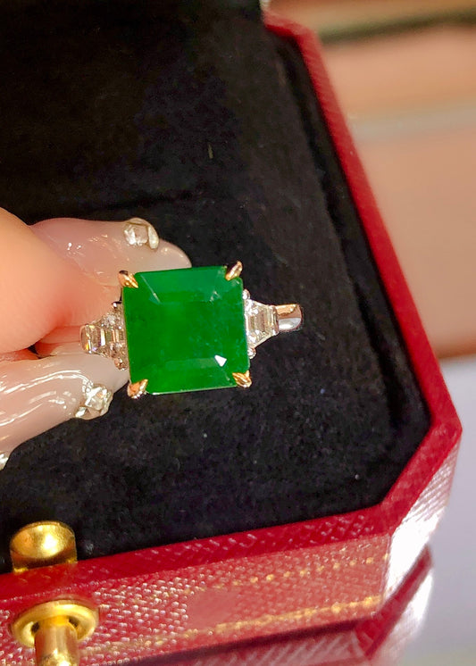 Elegant Three-Stone Natural Emerald Ring - Premium Jewelry