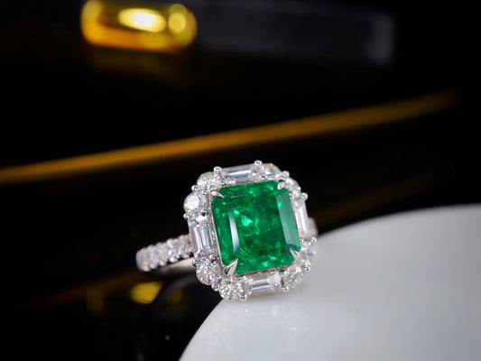 Emerald Ring: A Luxurious Jewelry Piece for Every Occasion