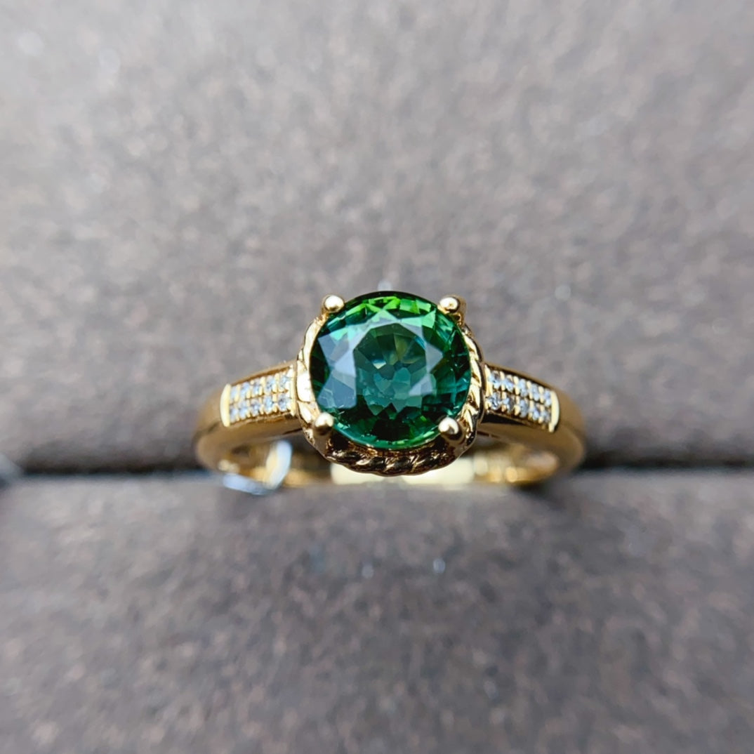 Natuurlijke groene Peridootring in 18K goud met diamantaccenten - prachtige sieraden