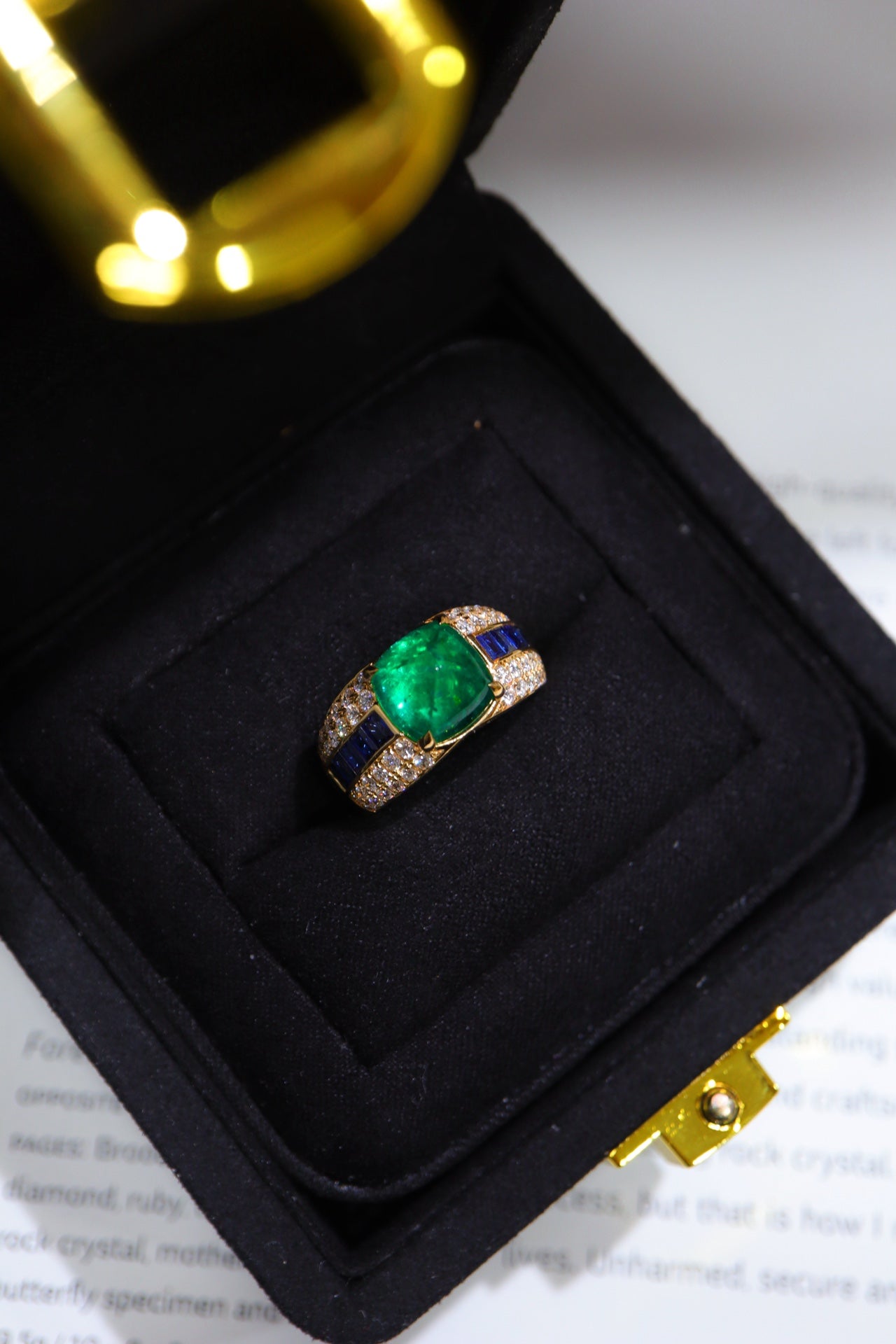 Artdeco Heavy Craftsmanship Zambian Sugarloaf Emerald 4.02ct Ring - Premium Jewelry