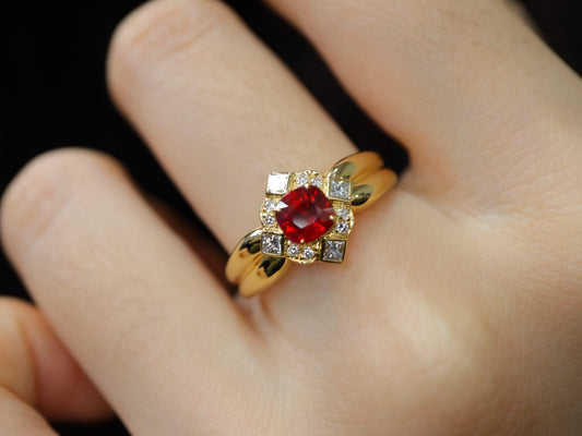 Vintage Style Pigeon's Blood Ruby Ring - En edelstenssmykkeskatt