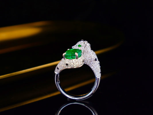 Emerald Ring with Panther Design - A Majestic Piece of Jewelry