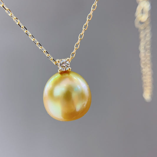 Luxurious 10-11mm Deep Golden South Sea Pearl Jewelry with 18K Gold and Diamond Pendant