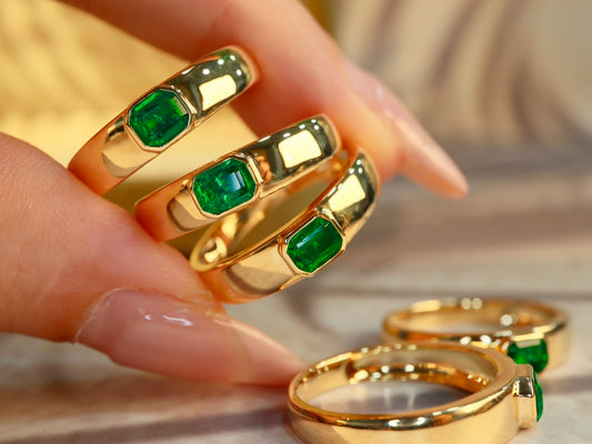 Minimalist Elegance: 18k Gold Embedded Natural Emerald Ring | Premium Jewelry