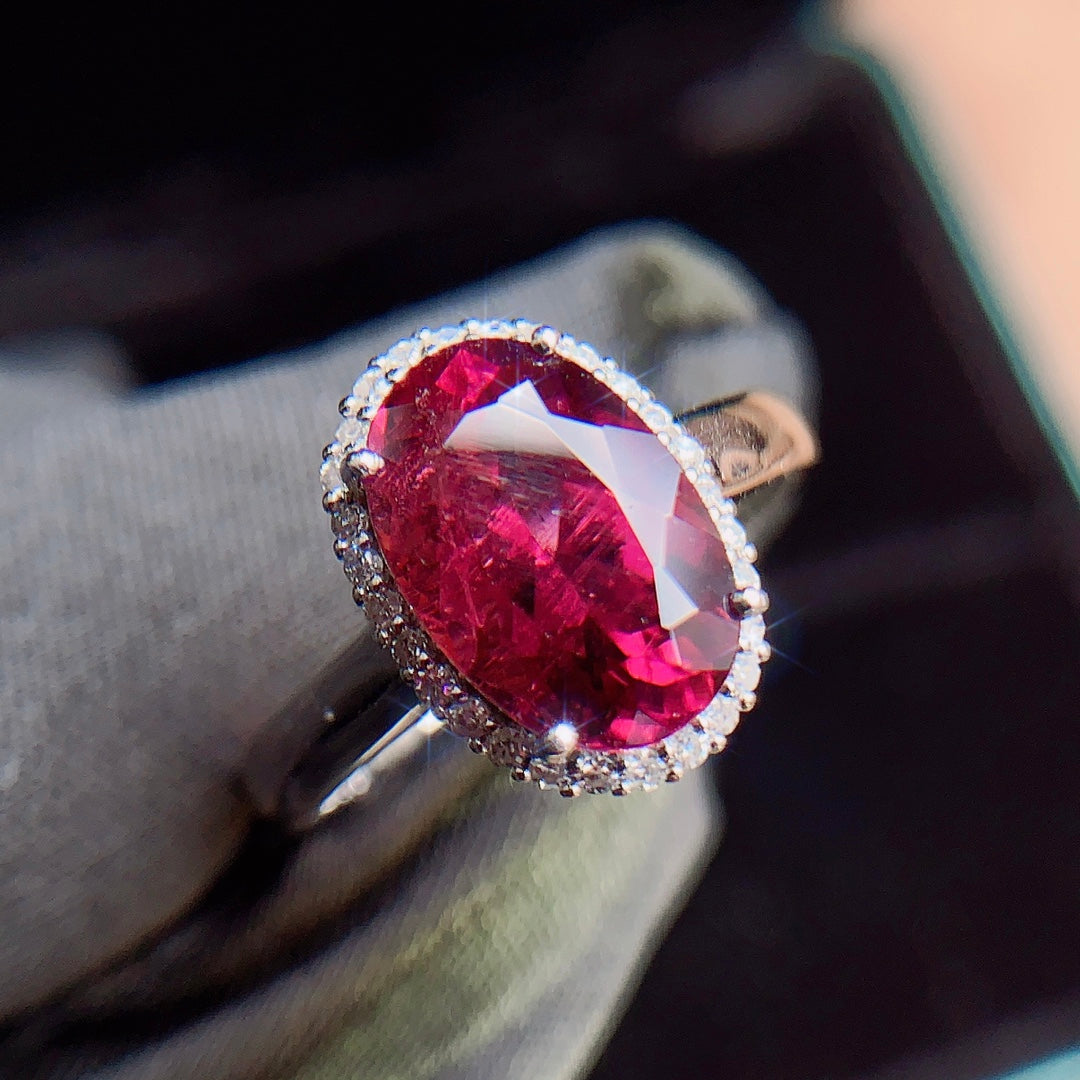 Exquisite Elegance: 18K Gold and Diamond Embedded Tourmaline Ring - A Jewelry Must-Have