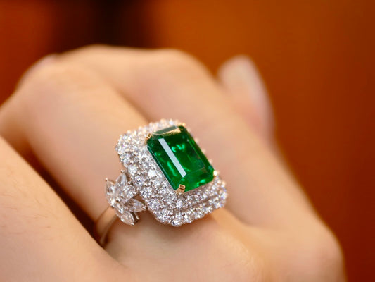 Vivid Green Emerald Ring - High-End Luxury Jewelry