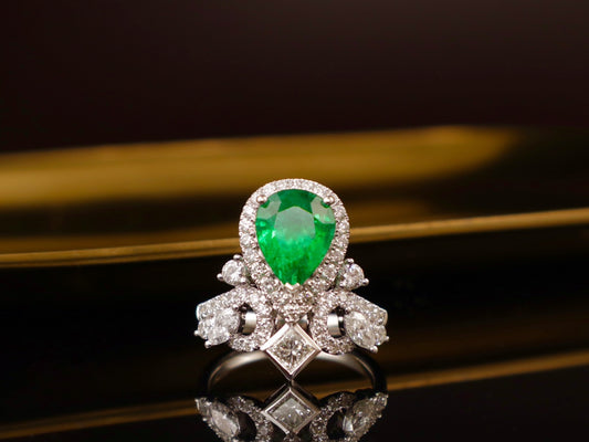 Chaumet-Style Crown Design Emerald Ring - A Jewelry Marvel