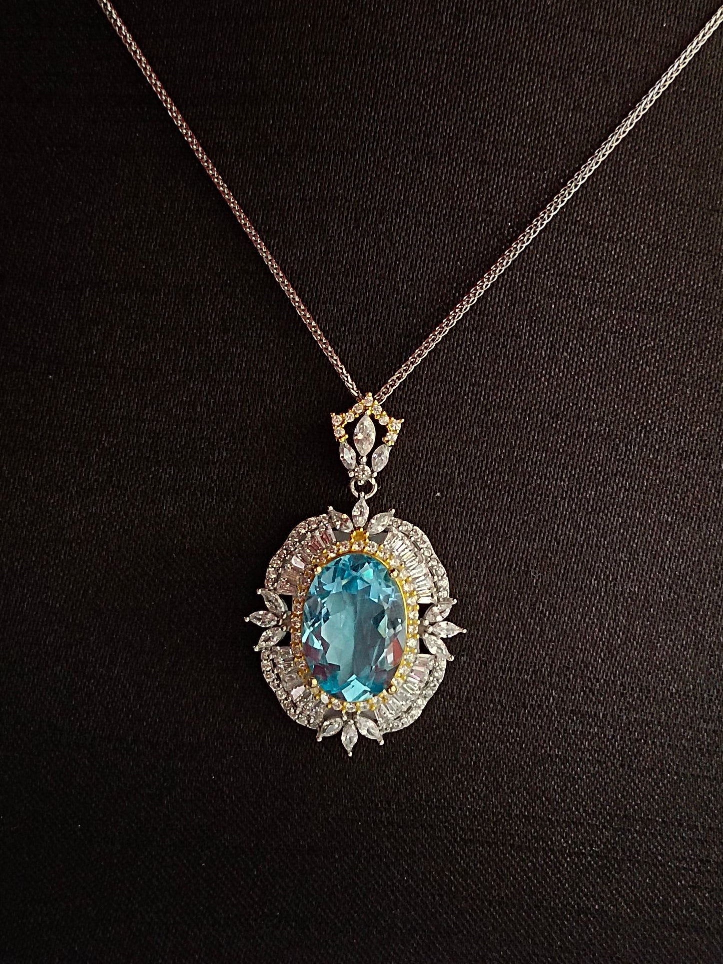 Exquisite Natural Topaz Luxury Pendant Jewelry