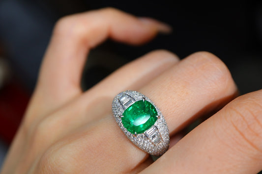 Vivid Green Emerald Ring - A Masterpiece of Jewelry Artistry