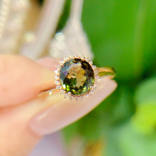 Summer Refreshment Enchantress: 18K Gold Green Tourmaline Ring - Jewelry