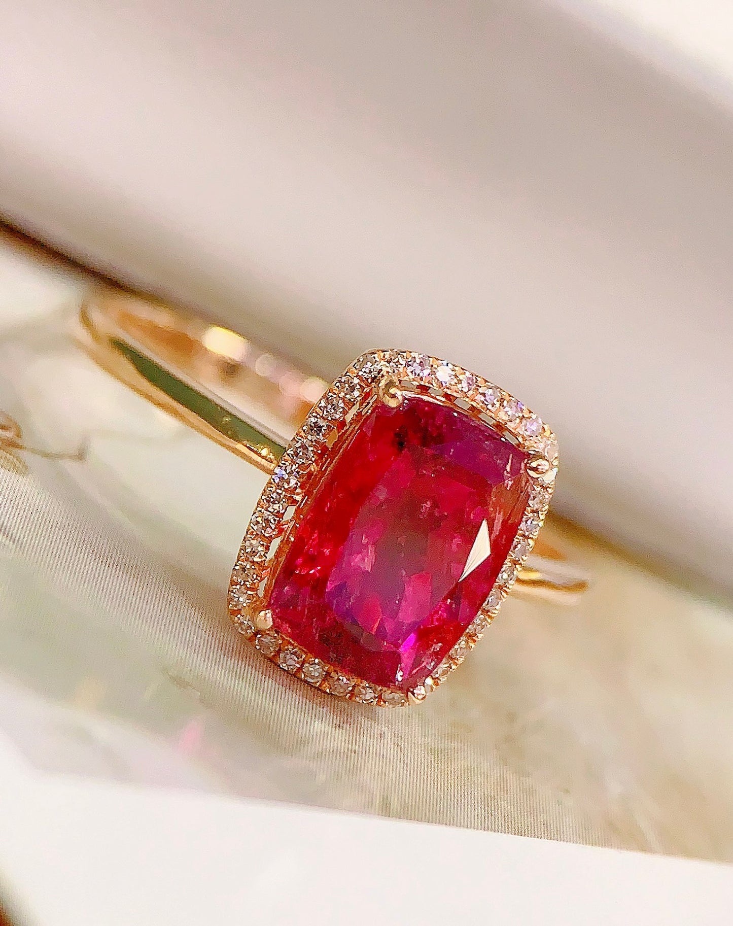 18K Gold Embedded Natural Tourmaline Ring - Exquisite Jewelry