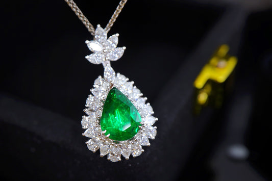 Emerald Pendant Jewelry - High-Quality沃顿Green with Intense Fire