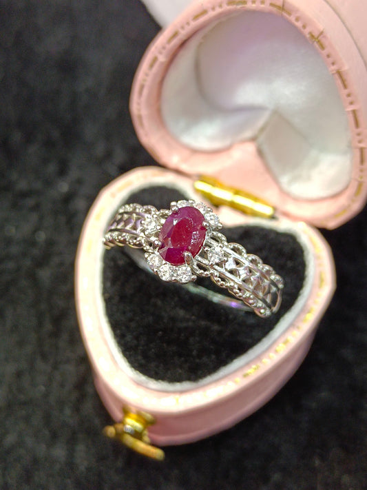 S925 Silver Ruby Embedded Ring - Exquisite Jewelry Piece