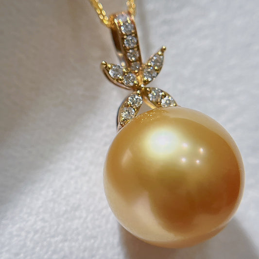 Exquisite 18K Gold Diamond-Encrusted Natural South Sea Golden Pearl Jewelry