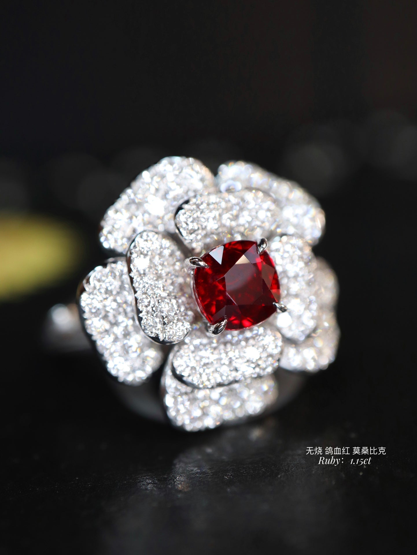 Anillo de rubí rojo sangre de paloma - Joyería con diseño de flores