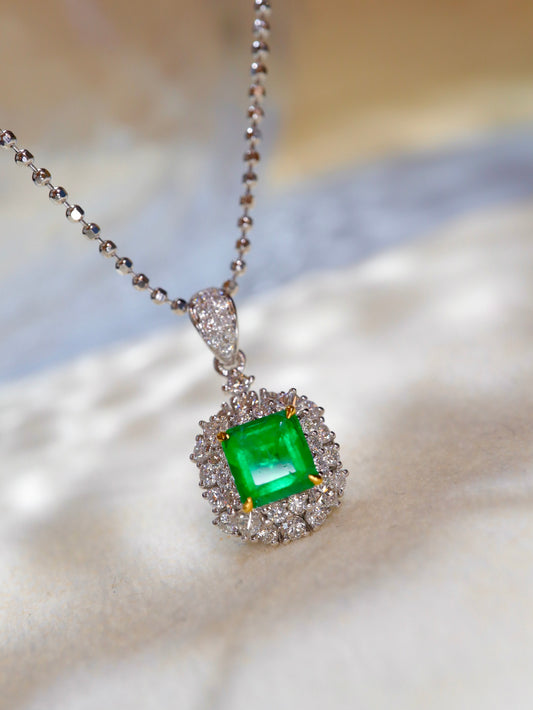 Panjshir Emerald Pendant: A Versatile Fine Jewelry Piece