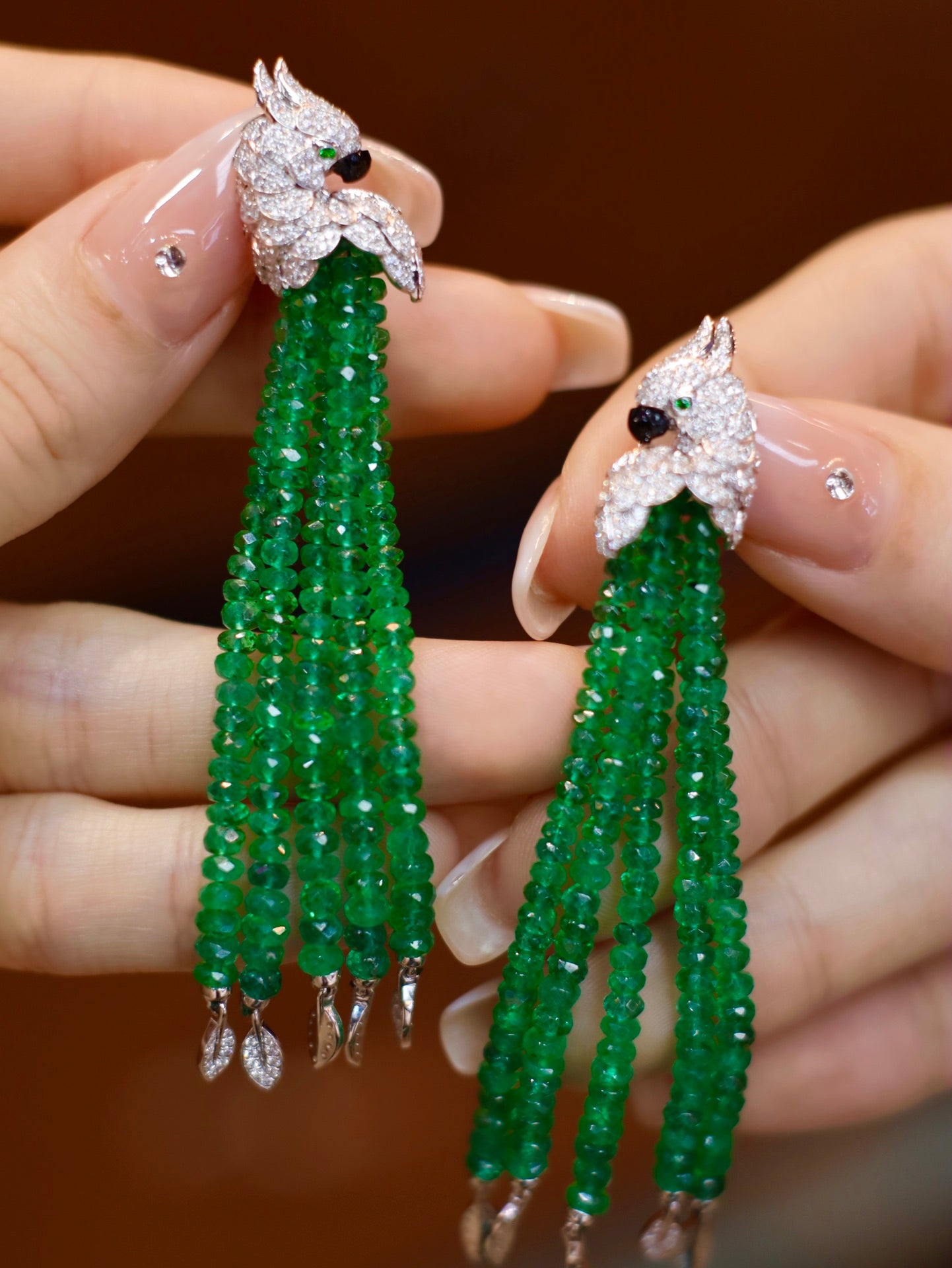 Exquisite Macaw-Inspired Jewelry: Emerald Dangle Earrings