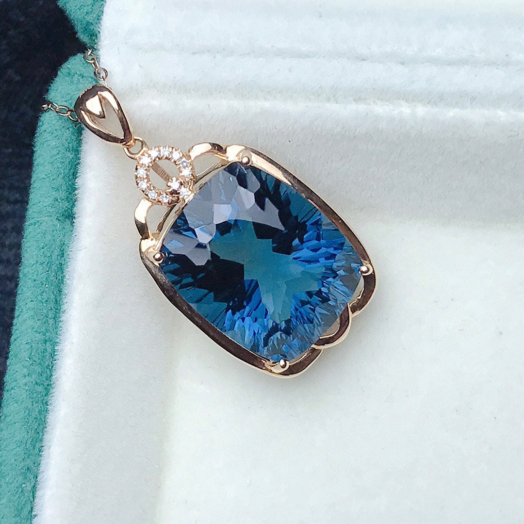 Natural Topaz Pendant - Exquisite Jewelry Craftsmanship