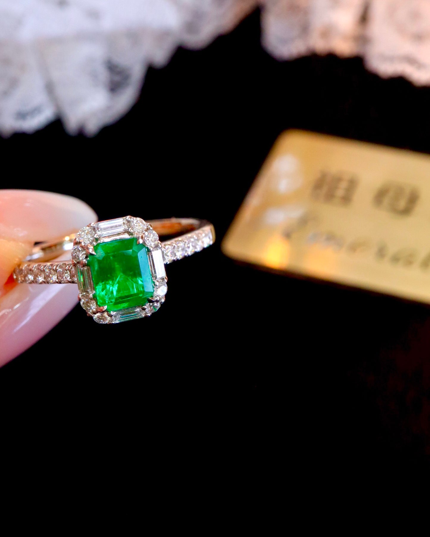 Timeless Classic Jewelry: 18k Gold and Diamond Embedded Emerald Ring