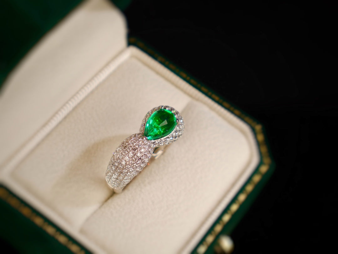 2.03ct Emerald Ring - Exquisite Jewelry Piece