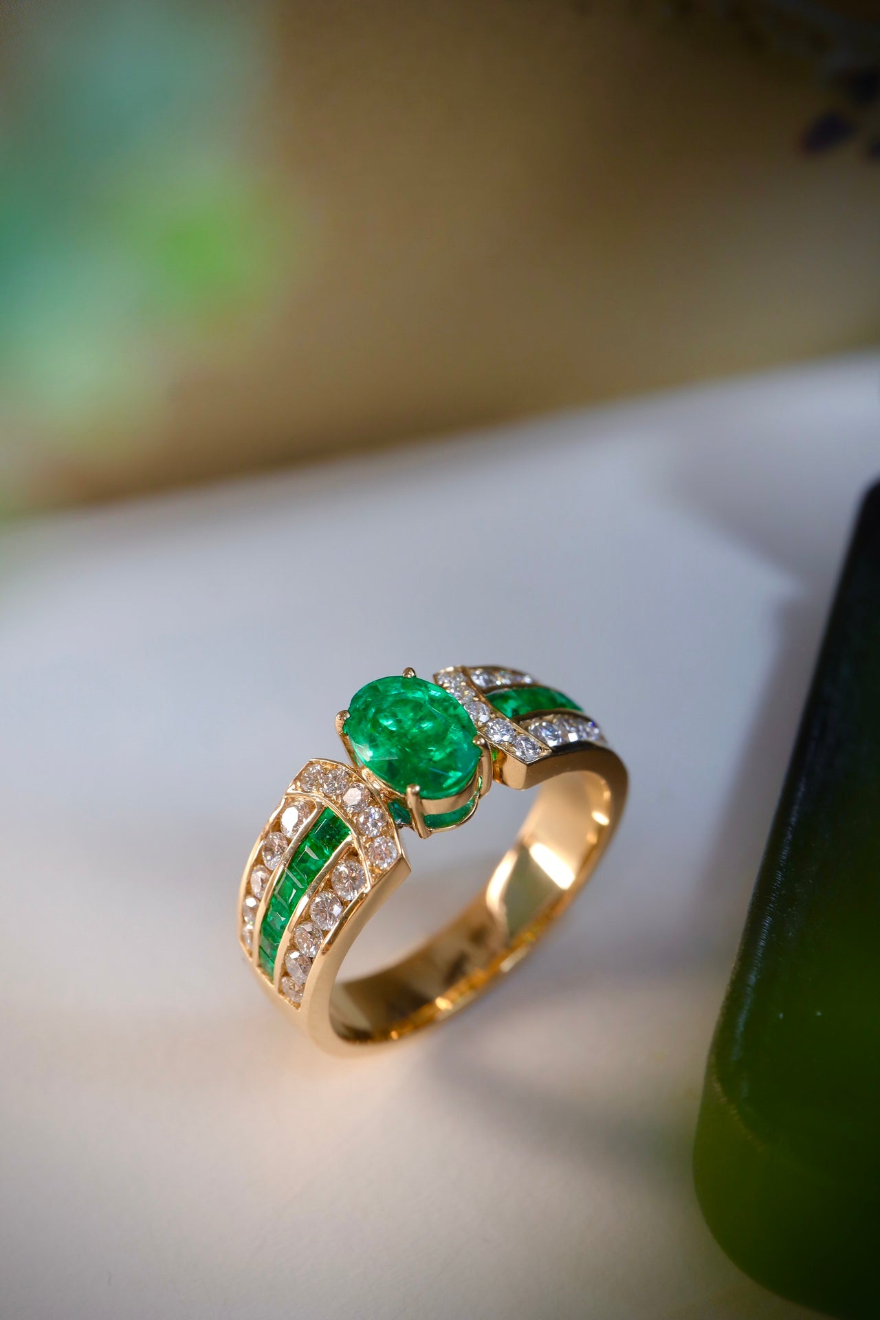 ArtDeco Panjshir Emerald Row Ring - Exquisite Jewelry Piece