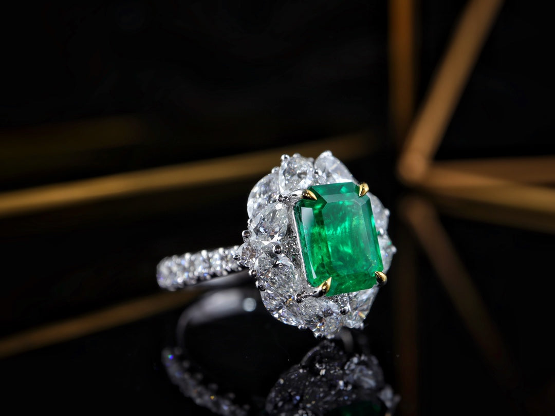 Afghan Panjshir Emerald Ring - A Rare Jewelry Gem