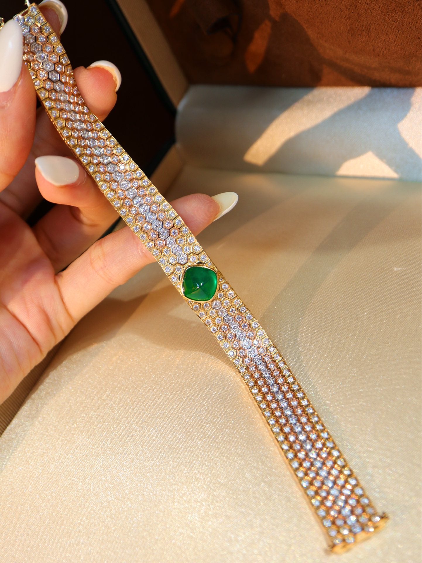 Luxurious Emerald Bracelet - Exclusive Customized Jewelry Piece