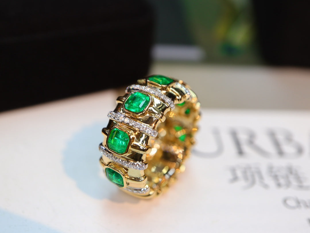 Vintage-Inspired Emerald Cluster Ring with Guild Certificate