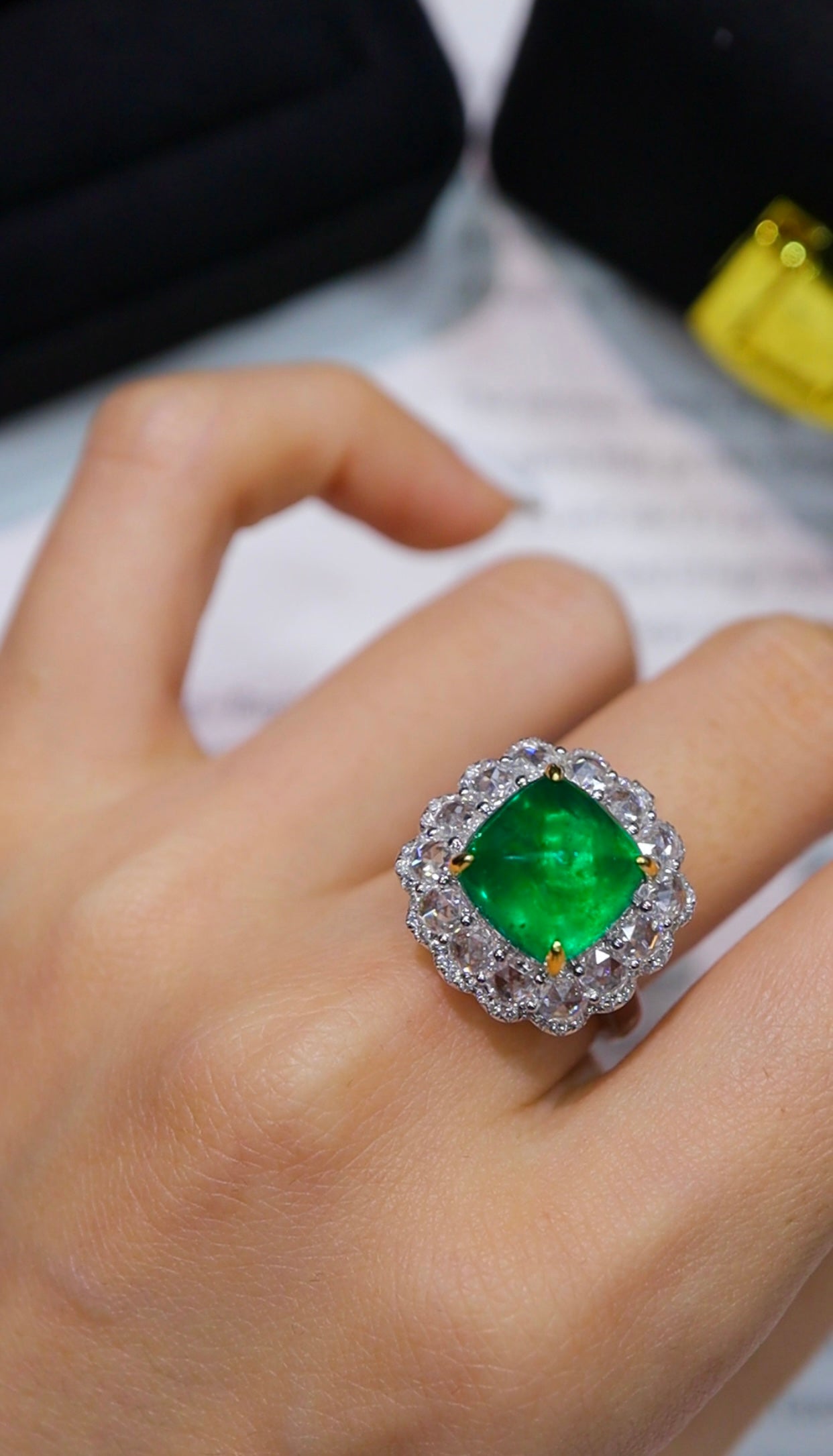 Emerald Sugarloaf Ring & Pendant Jewelry - A Luxurious Double Delight