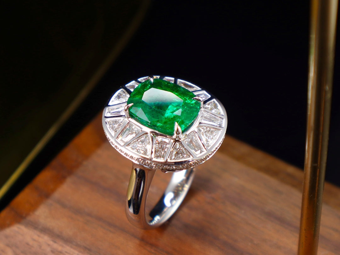 Emerald Ring - Top-Grade Verdant Jewelry Masterpiece