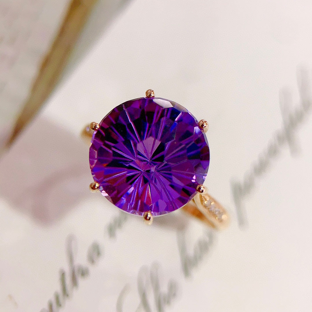 18K Gold Amethyst Ring - Elegant Jewelry for Eternal Gentleness