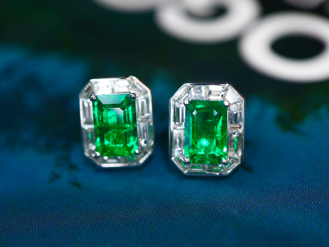 Emerald Stud Earrings - Premium Jewelry Piece