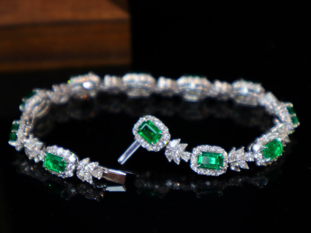 Luxurious Wrist Wealth: Micro-Oil & Vivid Verdant Emerald Bracelet Jewelry