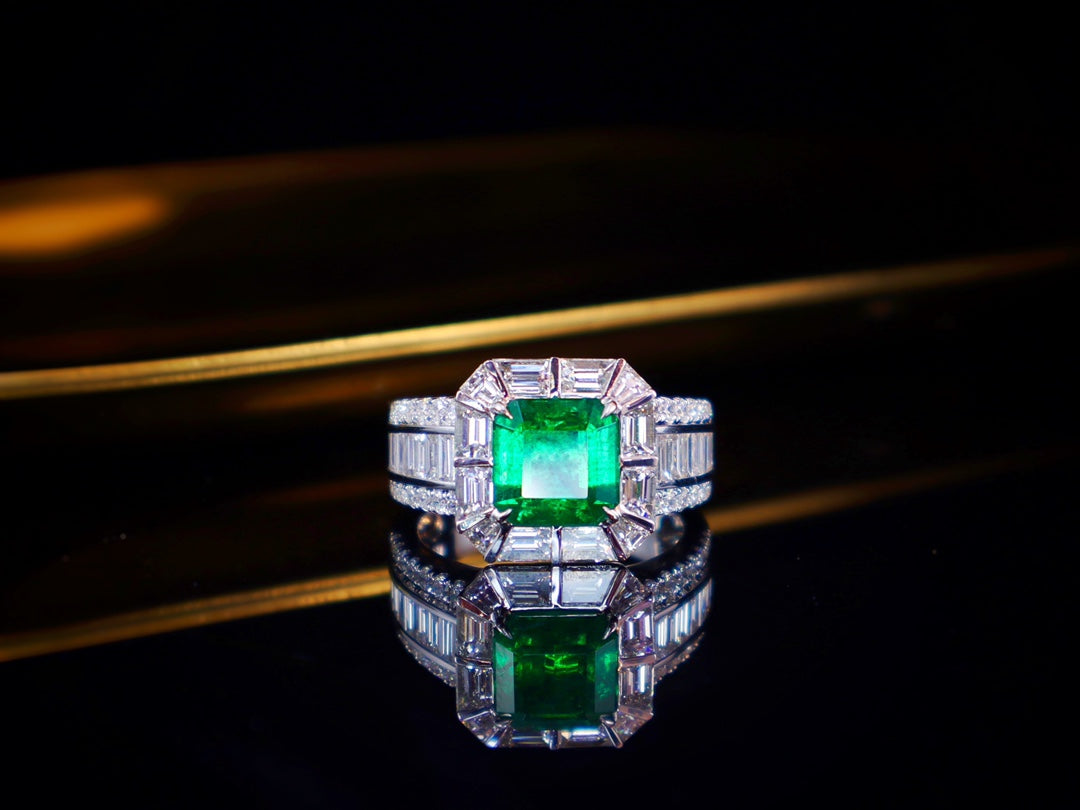 Emerald Green Men's Ring - Exquisite High-End Jewelry Piece