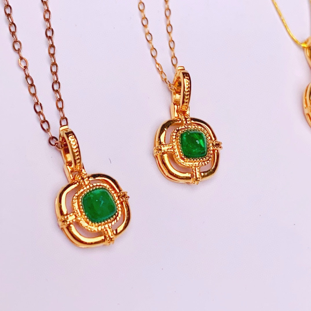 Mid-Autumn Special: Exquisite Sugarloaf Emerald Pendant - A Must-Have Jewelry