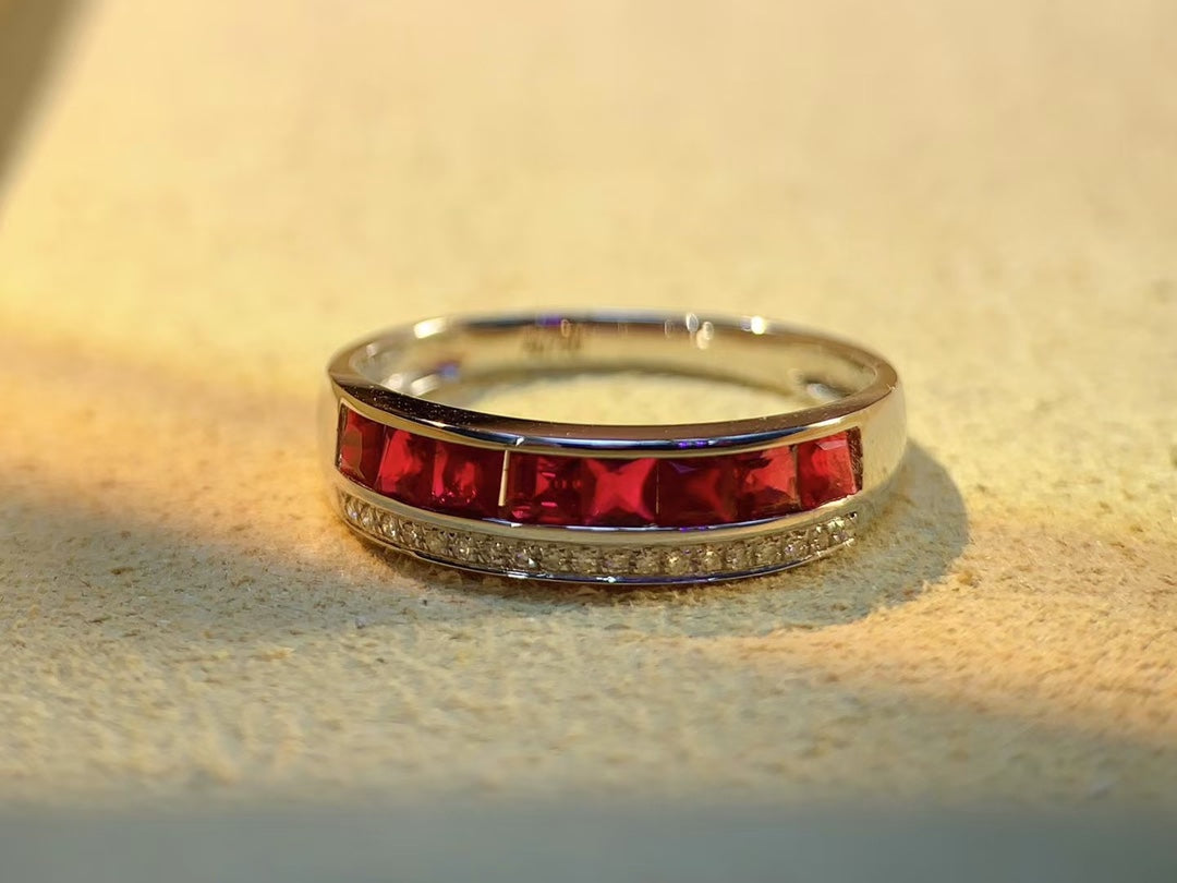 Timeless Elegance: Natural Ruby Ring in 18K Gold with Diamonds