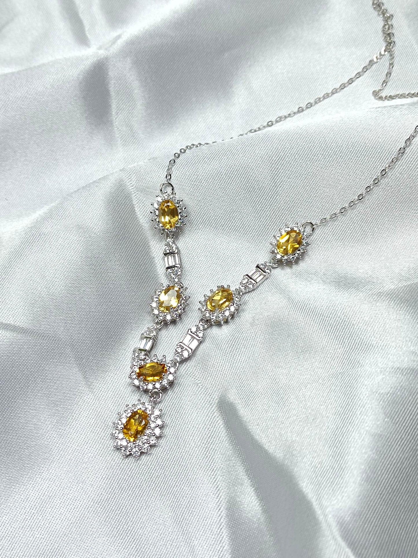 Luxurious S925 Silver Embedded Yellow Crystal Jewelry Necklace