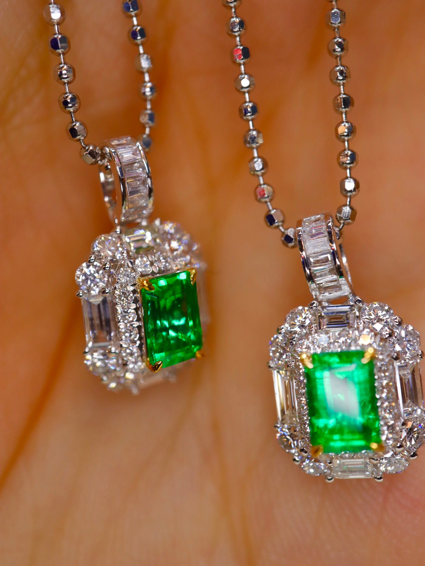 Afghan Panjshir Emerald Pendant Jewelry - A Mesmerizing Gem!