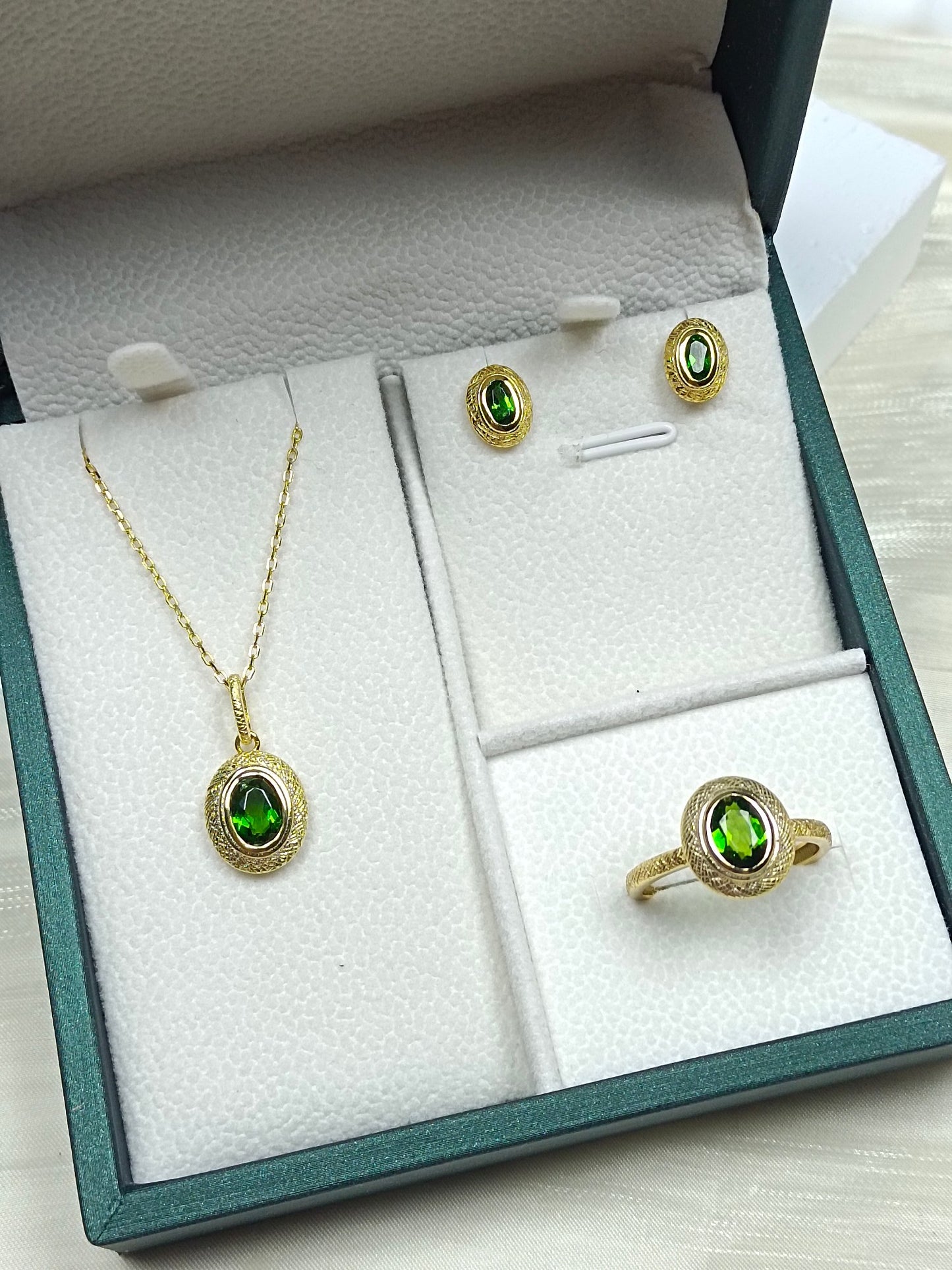 S925 Silver Exquisite Diopside Embedded Jewelry Set