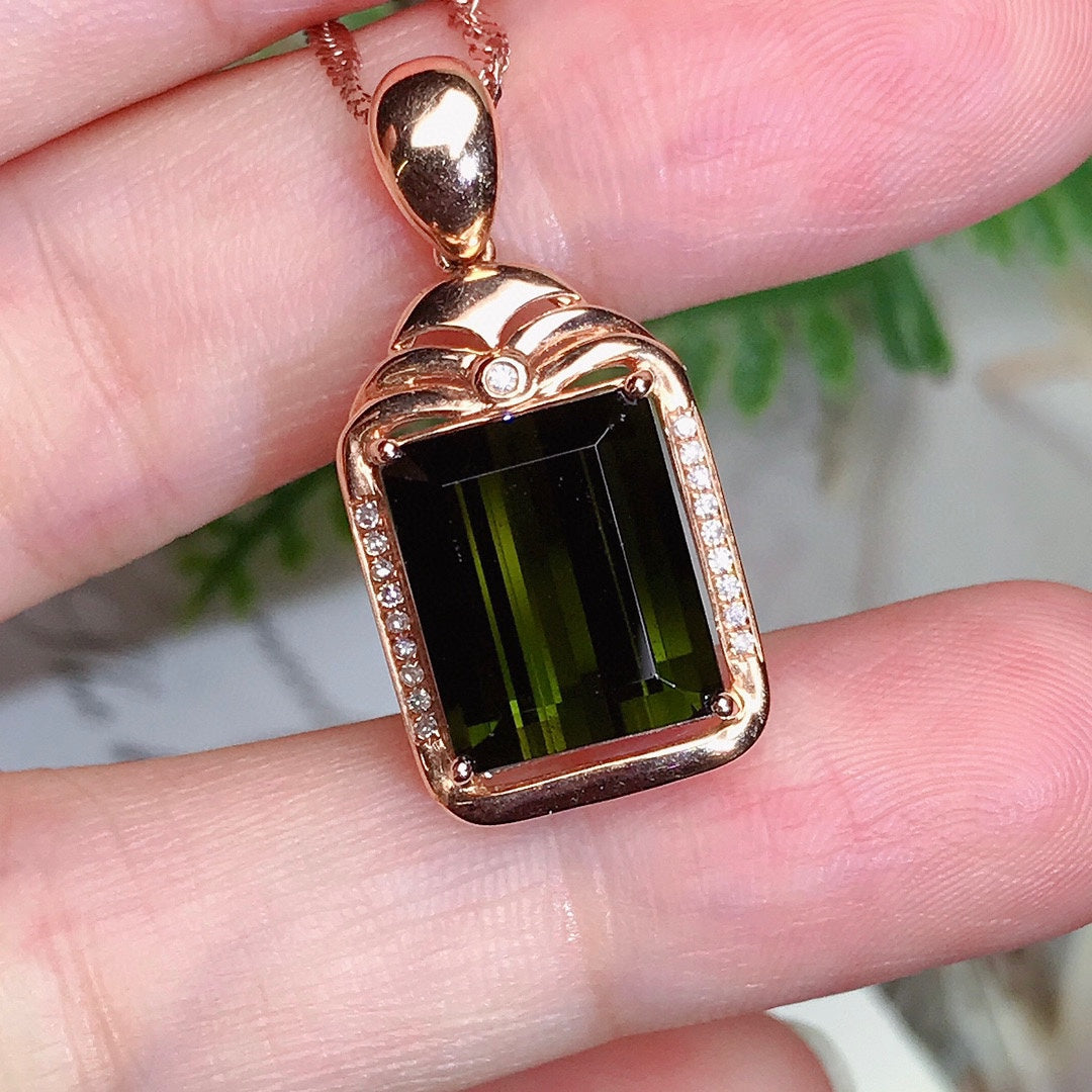 Lush Green Peridot Pendant - A Symbol of Eternal Vitality