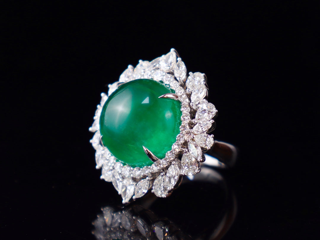 Emerald Ring - Vivid Green Jewelry with Exquisite Craftsmanship