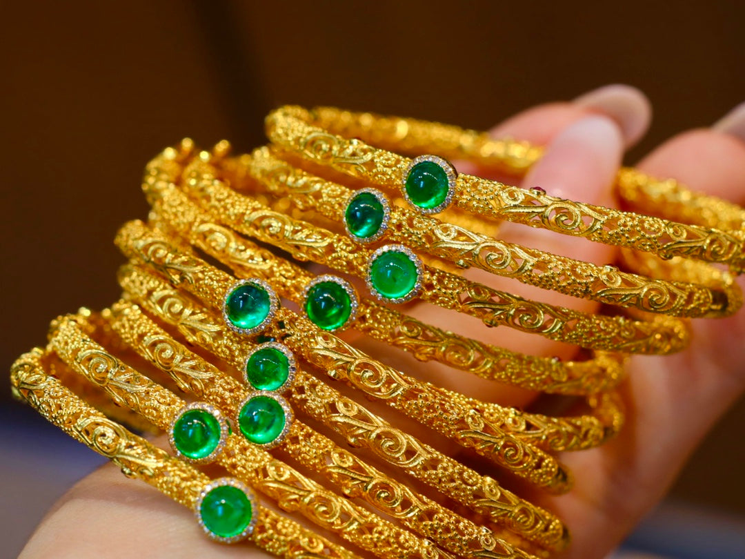 Emerald Green Bracelet with Ancient Gold Craftsmanship - A Jewelry Treasure