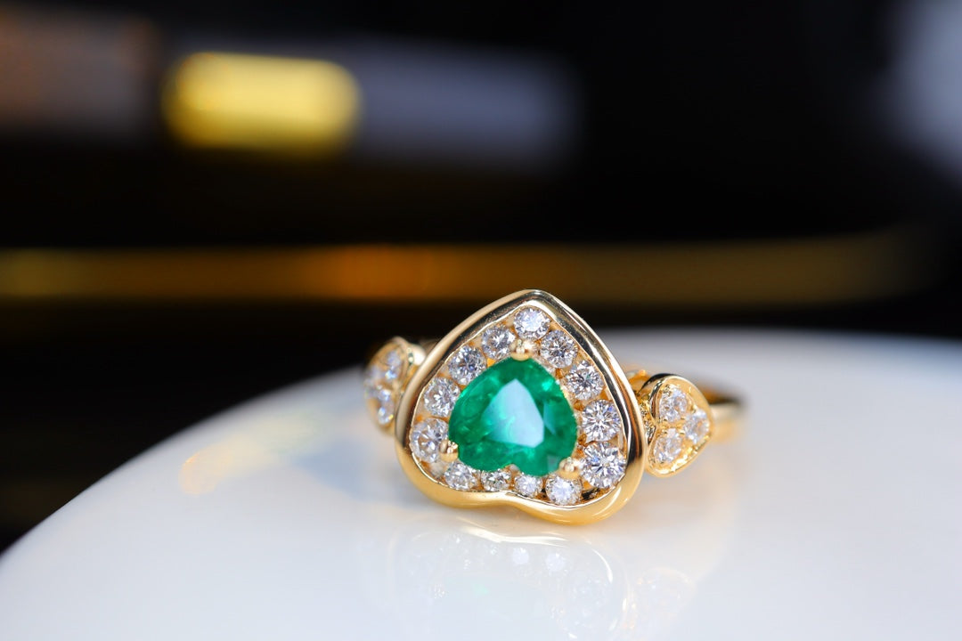 Art Deco Design Heavy Craftsmanship Fine Ring - Unique Heart-Cut Panjshir Emerald Jewelry