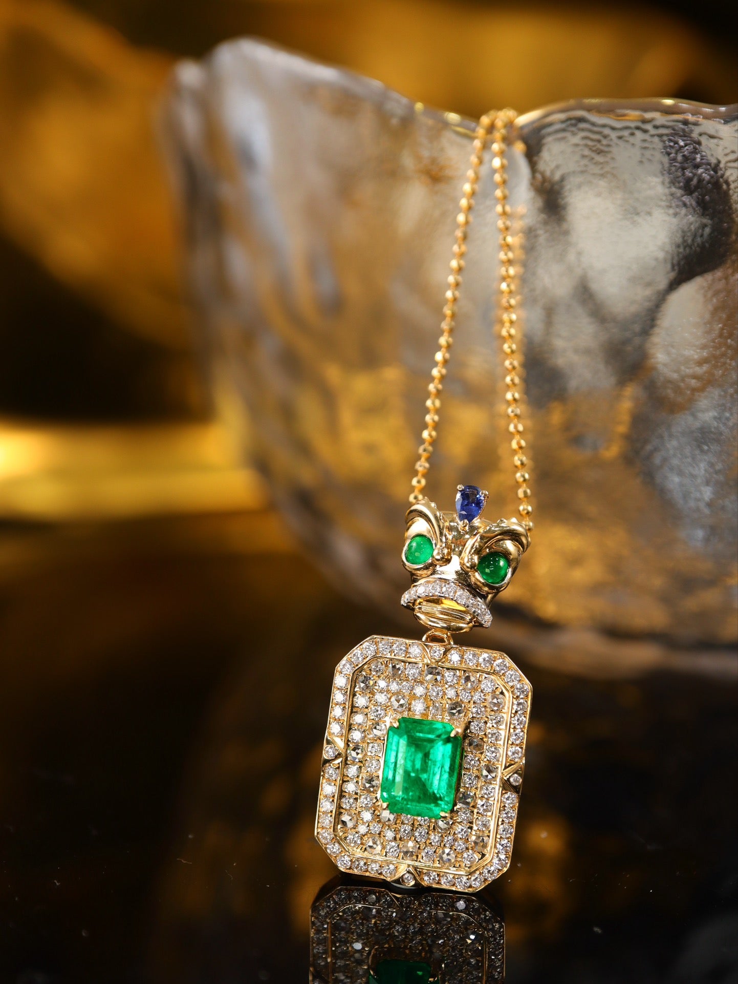 Luxury Designer's Emerald Pendant -醒狮纳福 Blessing of Prosperity and Peace